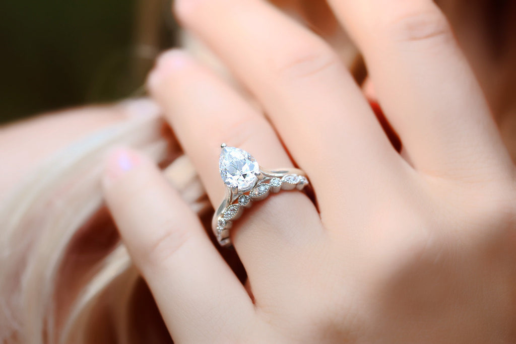 Pear Shaped Wedding set, Carat Pear Cut Diamond Wedding Ring for Women