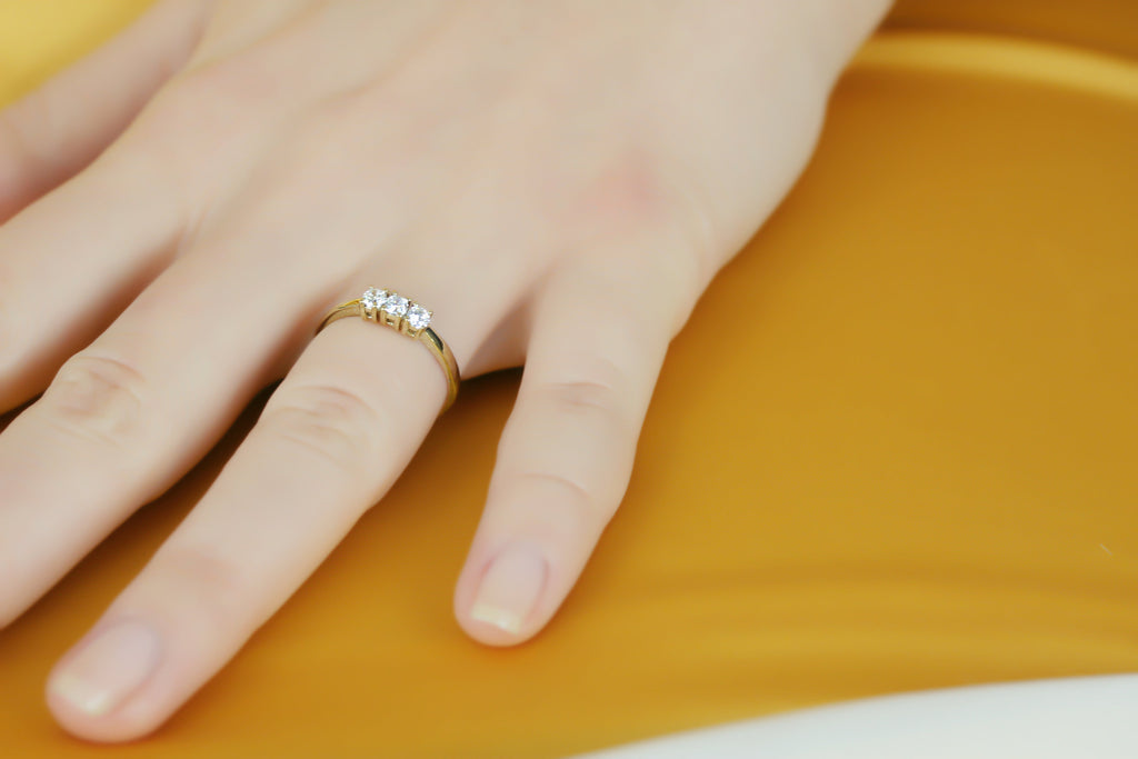 Wavy Round Diamond Engagement Ring Set - One Carat Diamond – ARTEMER